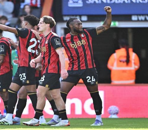 从英超到转会窗,曼联和曼城再次正面对撞