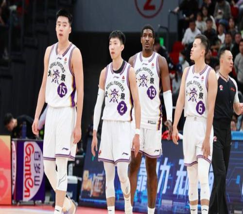 0勝4負(fù)！CBA又一偽強(qiáng)隊(duì)被打回原形，換帥直接把球隊(duì)毀成魚腩