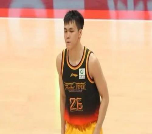 碾压徐杰赵睿,CBA第一后卫横空出世,喊话中国男篮渴望加入