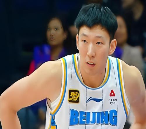 北京記者：周琦的腰反應大，將會缺席客場與新疆隊的比賽