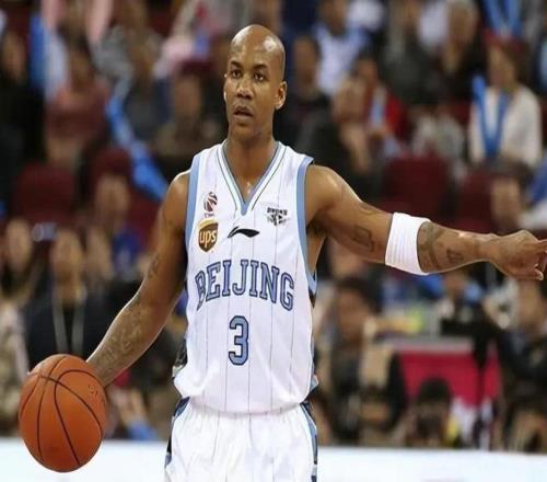 CBA最差外援非他莫屬！場均1分1.5籃板，比很多國內球員都差