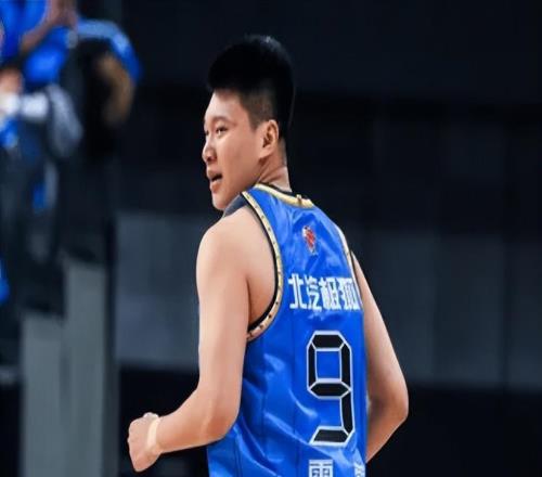 北京8591广厦球员评价:2人优秀,4人及格,3人崩盘