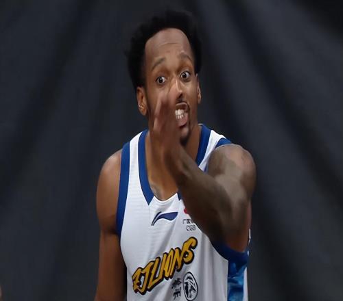 败人品!北京某球迷私信怒骂CBA超级外援,布朗晒出冠军戒指回怼