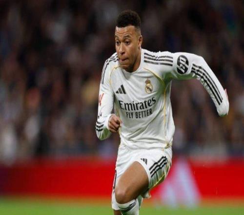 皇马确认姆总左膝扭伤,无缘西超杯