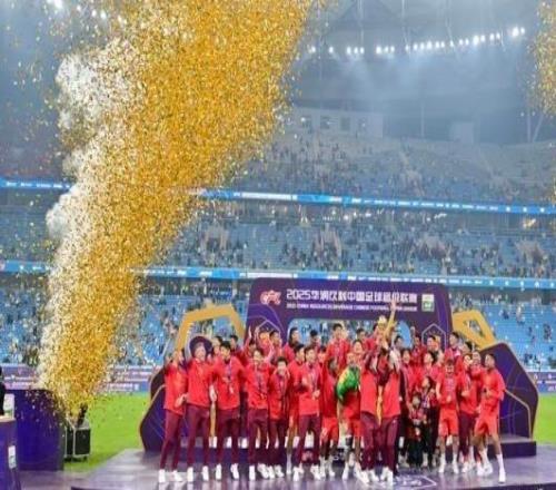 中国足球2025十大新闻:国足梦断苏超湘超火爆