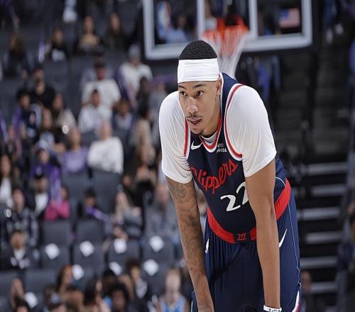 综合能力其实不错,可惜快船侧翼新星还是得不到足够的信任