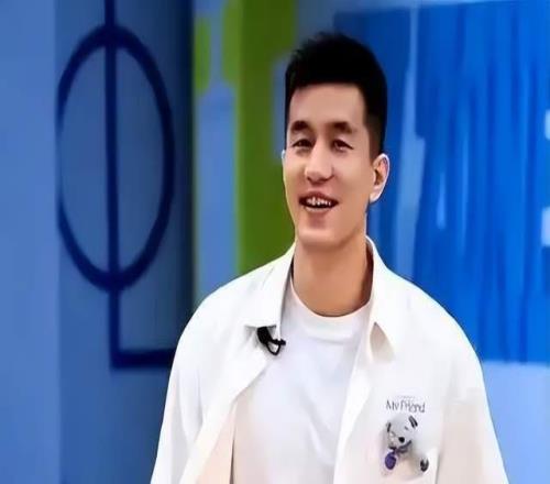 郭艾伦无限期休赛并非家里有事,而是这一原因,辽篮太明智了