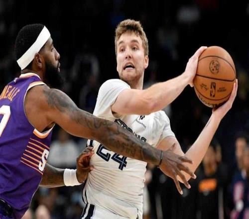 狂轰22三分!太阳7人上双大胜灰熊狄龙21+7布克仅15中6