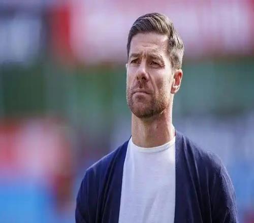 德蒙：我對阿隆索的言論有點過激，伯納烏需要齊達內的翻版