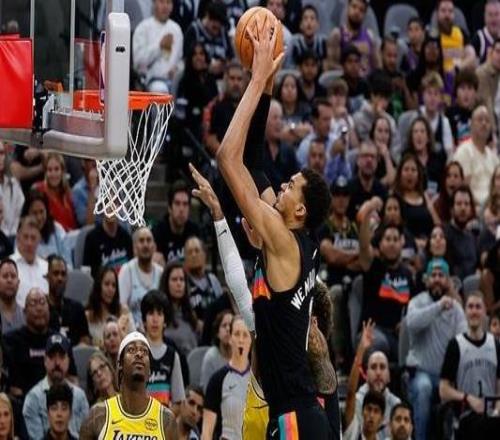 马刺主帅:会谨慎对待文班出场时间他接受球队安排