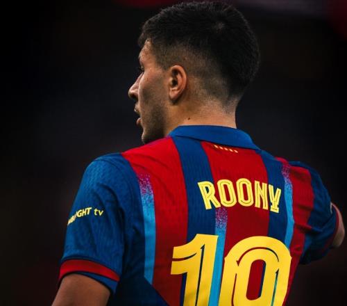 比亚马尔更像梅西!巴德吉成巴萨新19号,20岁边锋凭啥征服弗里克