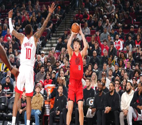 末节追分时段发挥作用助球队逆转,杨瀚森全场拿下2分1板1助