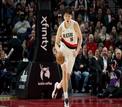 开拓者再胜火箭!杜兰特空砍30+12,杨瀚森2分1板1助攻