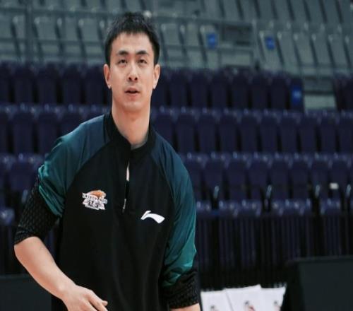 趙繼偉恢復(fù)最新動態(tài)！參加球隊(duì)訓(xùn)練，以投籃為主，和亨特戰(zhàn)術(shù)演練