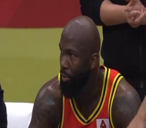 说谁琼斯:这些球员谁签的回CBA前我不想再看这种比赛了