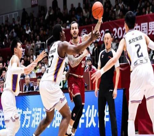 换帅如换刀!广东苦主7战6胜重新杀回联盟前五,季后赛又要变天了