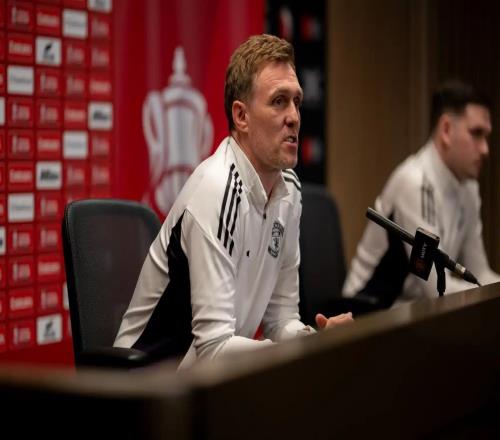 弗莱彻:就算不转正我也能接受,一直当U18梯队教练我也开心