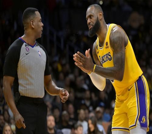 这也行詹姆斯输球第2天干出奇葩事!美网友炸锅,喷他滚出湖人