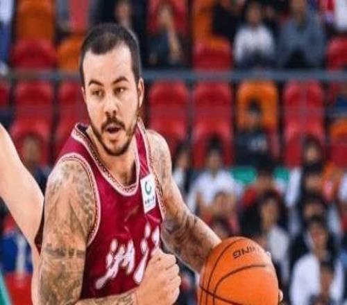 唉！全隊68分本土60分，倆外援一個5分，一個3分，完全成“擺設(shè)”