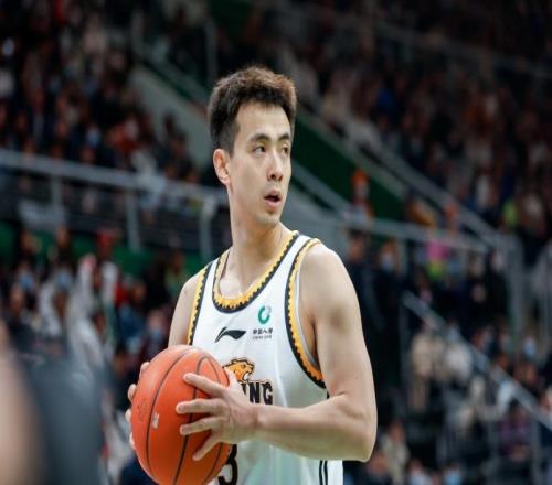 首秀推遲！楊鳴：趙繼偉今天戰(zhàn)青島肯定打不了具體看隊醫(yī)評估