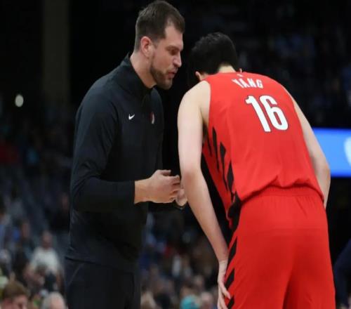 楊瀚森掙扎！勇士狂勝22分，拒絕開拓者四殺，庫里迎4200三分紀(jì)錄