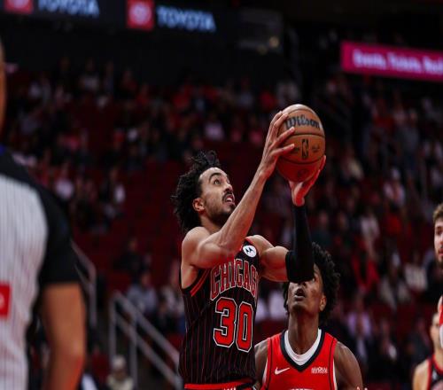 終于贏了！終結三連敗！20投0中后命中關鍵三分，火箭隊迎轉機