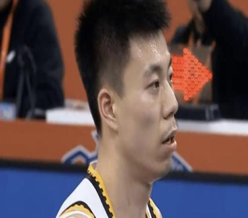 張鎮(zhèn)麟22分上海40分大勝廣東，上海目標冠軍廣東已經(jīng)含糊