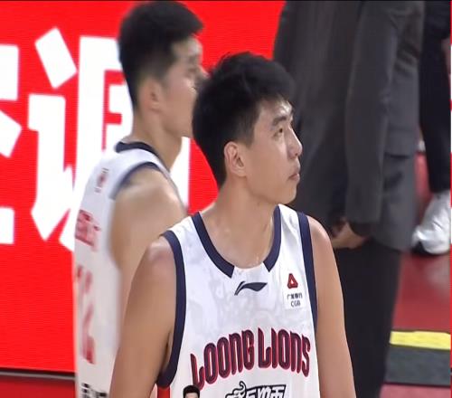 狂扇6帽！打成聯(lián)盟蓋帽王徐昕仍存一致命死穴，球迷：不怪杜鋒