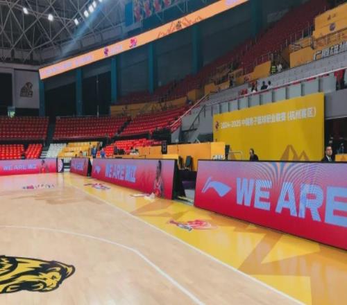 又傷一個！CBA廣告牌，還不改嗎