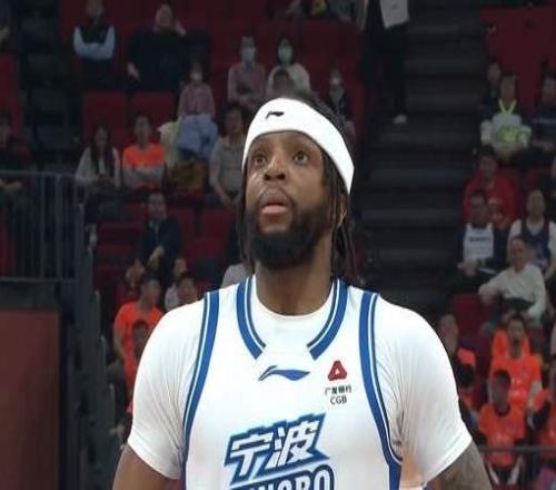 拼下卡位戰(zhàn)，山東男籃8連勝邱彪換于德豪展高情商3外援合砍72分