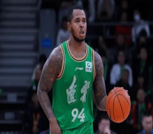 態(tài)度積極！遼籃新援主動加練仍被球迷懟像三個月沒打球