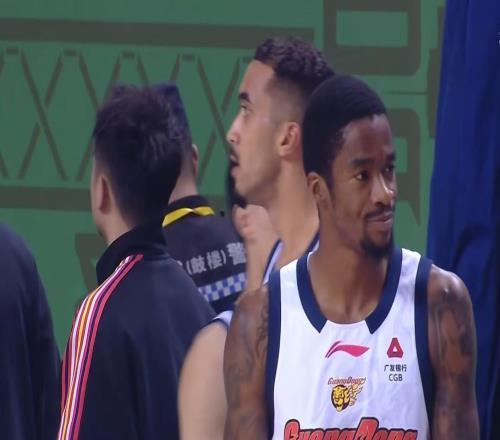 天賦全聯盟第一！廣東最適合的本土中鋒曝光，已被朱芳雨鎖定！