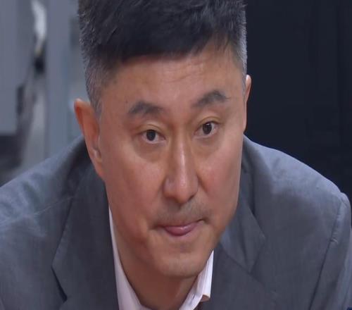 廣東半場崩盤狂輸上海26分！徐杰胡明軒16中2，杜鋒一臉茫然