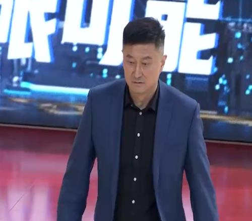 不可思議！廣東隊(duì)3分球20中1，半場輸上海26分杜鋒暴跳如雷