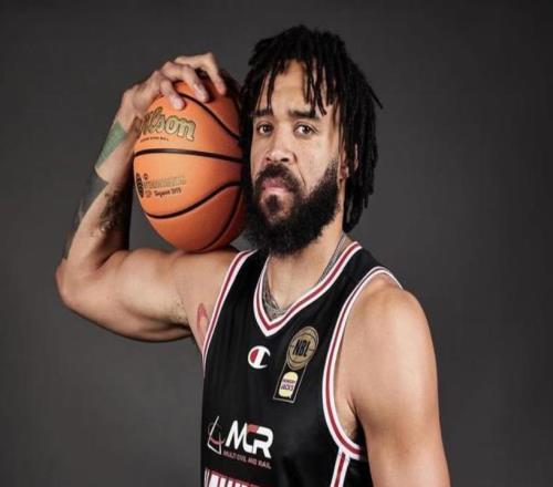 北京首鋼隊(duì)買斷麥基，NBA冠軍中鋒輔佐周琦，冠軍志在必得