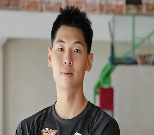 廣東3消息！郭士強(qiáng)三請徐杰回男籃，崔永熙攤牌，麥考爾回歸訓(xùn)練