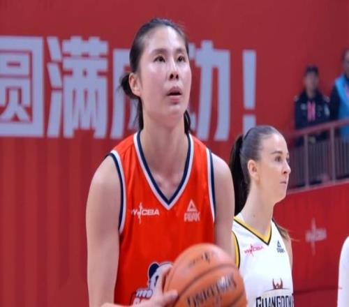 WCBA！一場6分險(xiǎn)勝，四川女籃擊敗東莞，王思雨12分，楊力維21分