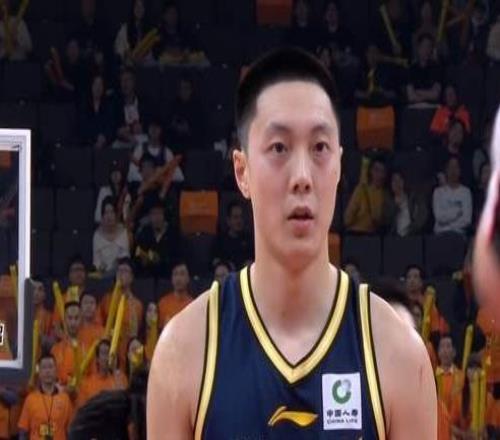 上海男籃40分大勝張鎮(zhèn)麟22+3打廣東有心得盧偉煙霧彈徐杰低迷