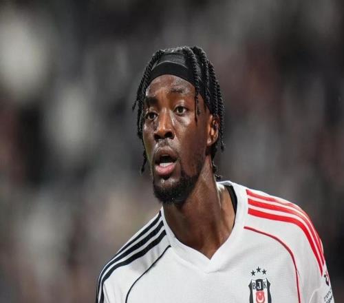 記者：維拉對簽下亞伯拉罕持樂觀態度，準備給他一份長期合同