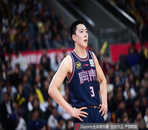 廣東慘敗四十分解說(shuō)：快打旋風(fēng)沒(méi)有防守和籃板簡(jiǎn)直是紙上談兵_CBA直播