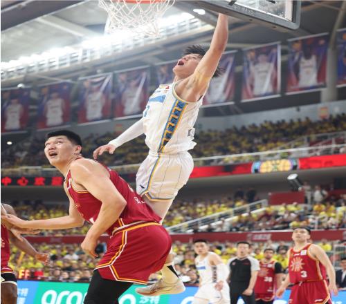 劉傳興上賽季對曾凡博犯規我問心無愧不是故意的我不做過多解釋