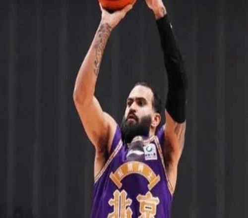 唉！險勝倒數第1，慘敗倒數第3，再輸倒數第2，8強隊被他帶垮了