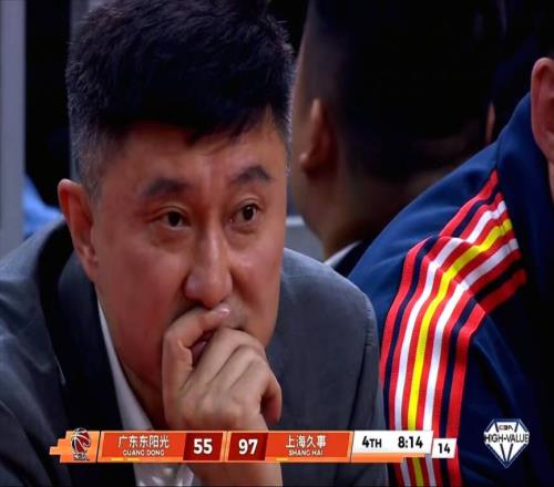 廣東隊為何40分慘敗媒體人說出原因，這2人真的難堪大用