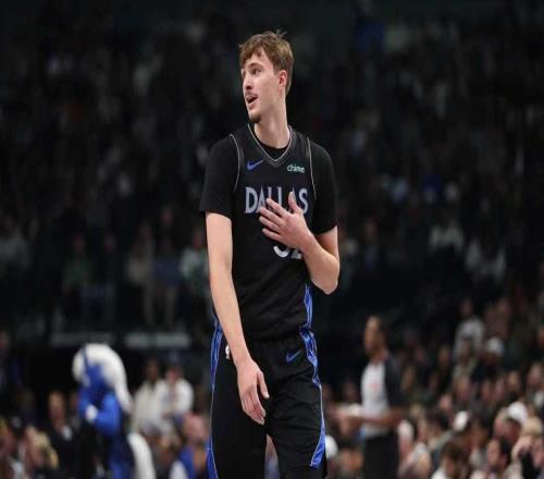 超馬刺升第二！穆雷33分掘金險(xiǎn)勝獨(dú)行俠弗拉格傷退神跡比肩喬丹