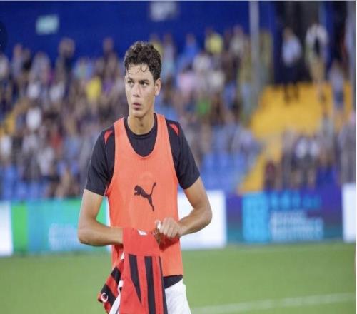 記者：米蘭二隊(duì)隊(duì)長(zhǎng)杜楚加盟布加勒斯特迪納摩，米蘭有50%分成