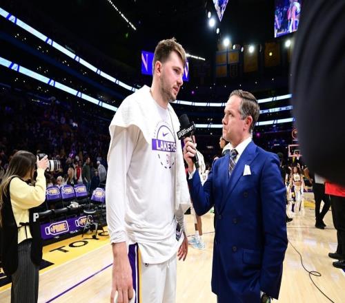 39分難救主！東契奇獨(dú)木難支的背后，是湖人防線的全面崩塌