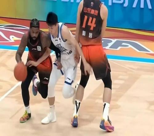 CBA最新勝率榜，江蘇爆冷勝北控，廣東狂輸上海40分，四川15連敗