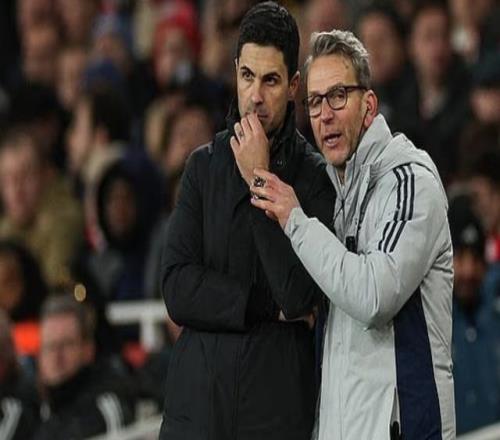 都有些心急，賴斯疑似在中場休息時和阿森納助教發(fā)生激烈爭吵