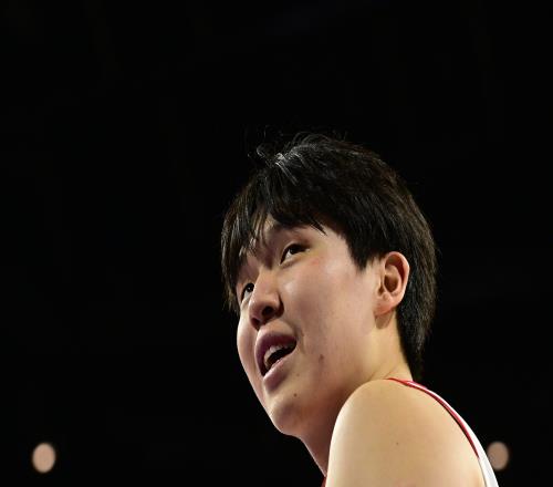 楊瀚森的半場秀收獲雙十并送出助攻和蓋帽正負值高達17_NBA直播