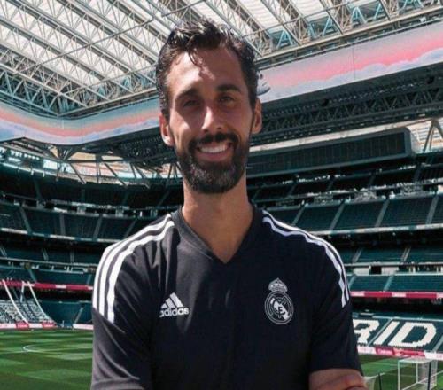 一夜雙線豪門壓力測(cè)試！皇馬新帥西甲首秀，英超利物浦想打破怪圈